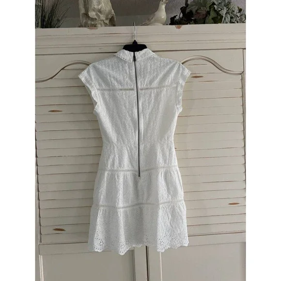 Alice + Olivia Mila Eyelet Deep V-Neck Mini Dress Off White Size 4 NWT - Picture 7 of 7